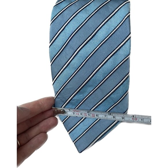 MENS YVES SAINT LAURENT TIE 100% SILK MADE IN ITALY BLUE STRIPED - Picture 7 of 8